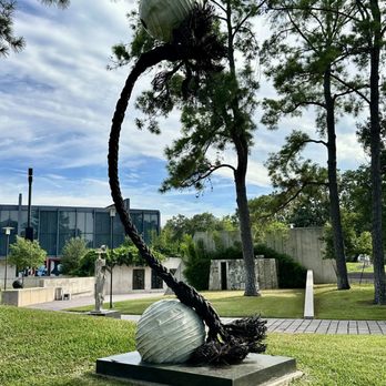 Cullen Sculpture Garden - Museums Near Me - Houston, Texas