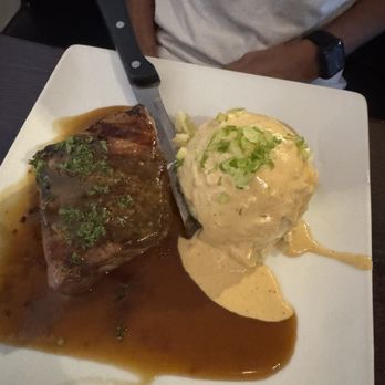 Moonstone Beach Bar & Grill - Strip steak and mashed potatoes - Seafood Near Me - Cambria, California