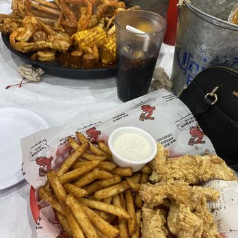 Surfing Crab - Cajun/Creole Near Me - San Antonio, Texas
