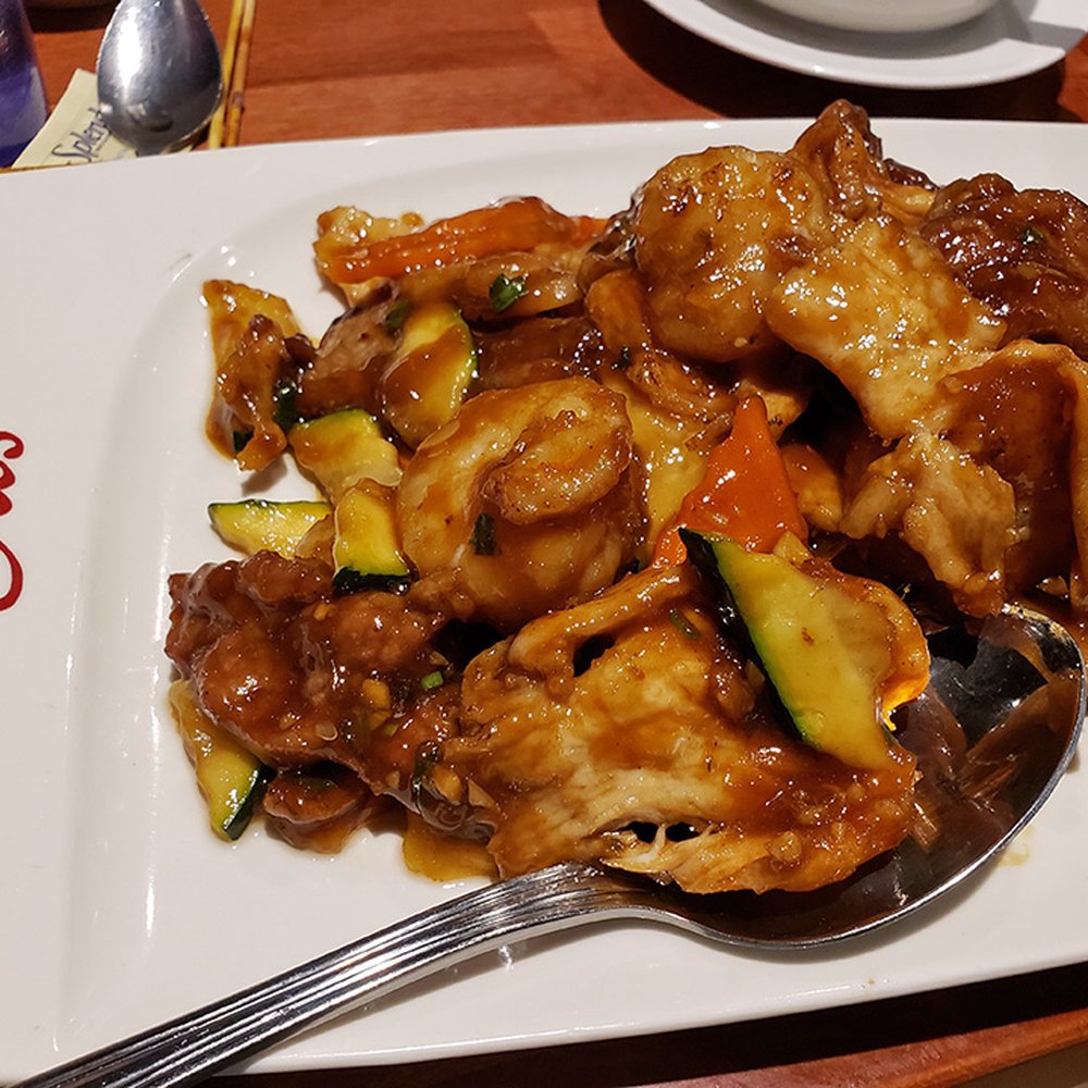 Yu's Mandarin - "3 Ingredient Taster" contains more than 3 ingredients - Chinese Near Me - Wheeling, Illinois