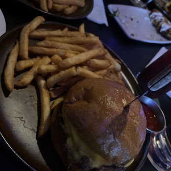 Morrison - HH Smash Burger (Happy Hour) - Gastropubs Near Me - Los Angeles, California