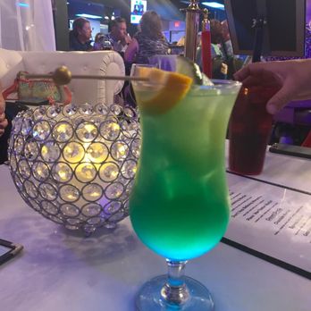 88 Live Piano Bar - Drink special of the night - Music Venues Near Me - Bradenton, Florida