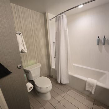 Courtyard by Marriott Lake George - Bathroom - Hotels Near Me - Lake George, New York Courtyard by Marriott Lake George - Bathroom - Hotels Near Me - Lake George, New York