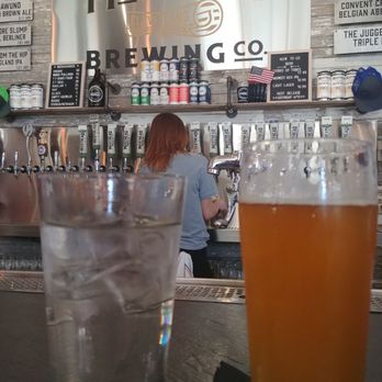 Masthead Brewing - Large beer selection is always a great start. Next, a pizza - Breweries Near Me - Cleveland, Ohio Masthead Brewing - Large beer selection is always a great start. Next, a pizza - Breweries Near Me - Cleveland, Ohio