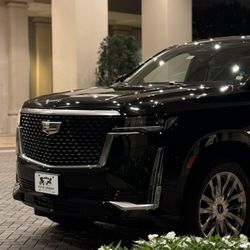 Black Chariot Limousine - Luxury hotel meets luxury transportation
Waldorf Astoria Orlando