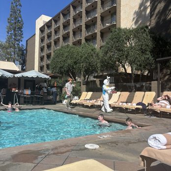 The Garland - Pool - Hotels Near Me - North Hollywood, California The Garland - Pool - Hotels Near Me - North Hollywood, California