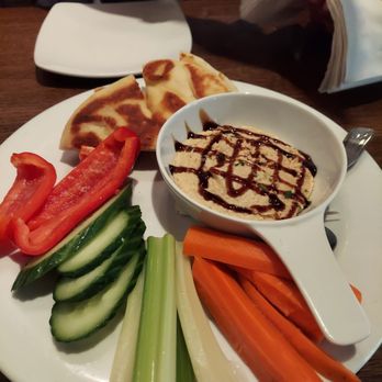 Elephant & Castle - Hummus platter - Pubs Near Me - Chicago, Illinois Elephant & Castle - Hummus platter - Pubs Near Me - Chicago, Illinois