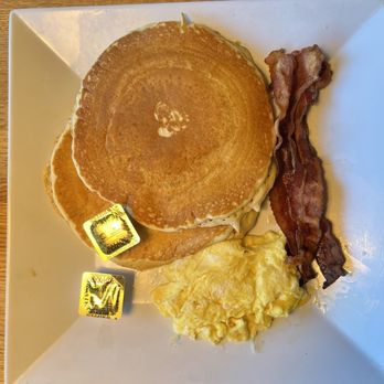 Alton's - Pancake breakfast - Diners Near Me - Buffalo, New York