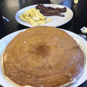 Hungry Hunter Restaurant - Breakfast & Brunch Near Me - Branson, Missouri