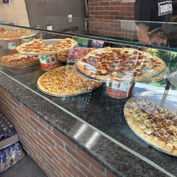 Domenico's Pizza Place - Pizzas