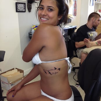 South Seas Tattoo - Simon was so patient with a bikini-clad squirmer - Tattoo Near Me - Hilo, Hawaii South Seas Tattoo - Simon was so patient with a bikini-clad squirmer - Tattoo Near Me - Hilo, Hawaii