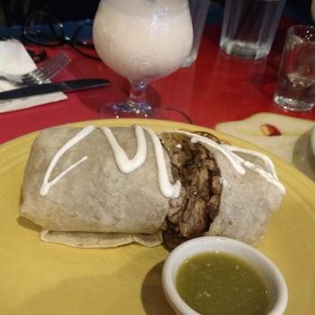 L Encanto D Lola - Pollo Burrito - Mexican Near Me - New York, New York
