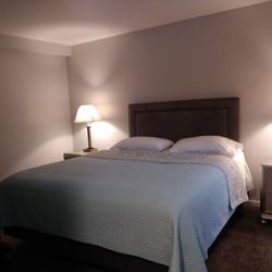 Riverside Motel - The bed area