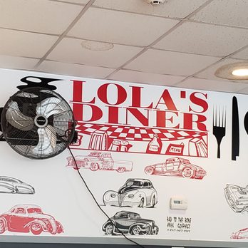 Lola's Diner - The left wall has artwork of classic vehicles. Maybe the Owner is into collecting antique/classic vehicles. - Diners Near Me - Park Ridge, Illinois