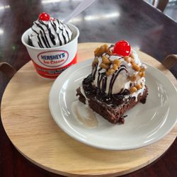 Dom Bakeries - Brownie Sundae