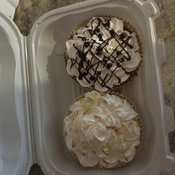 Sugar Pine Bakery - Mini chocolate cream pie, mini coconut cream Pie - Bakeries Near Me - South Lake Tahoe, California