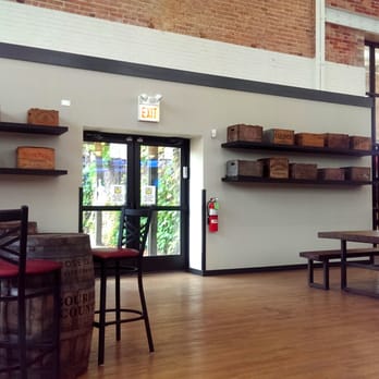Binny's Beverage Depot - Inside the tasting room - Beer, Wine & Spirits Near Me - Chicago, Illinois