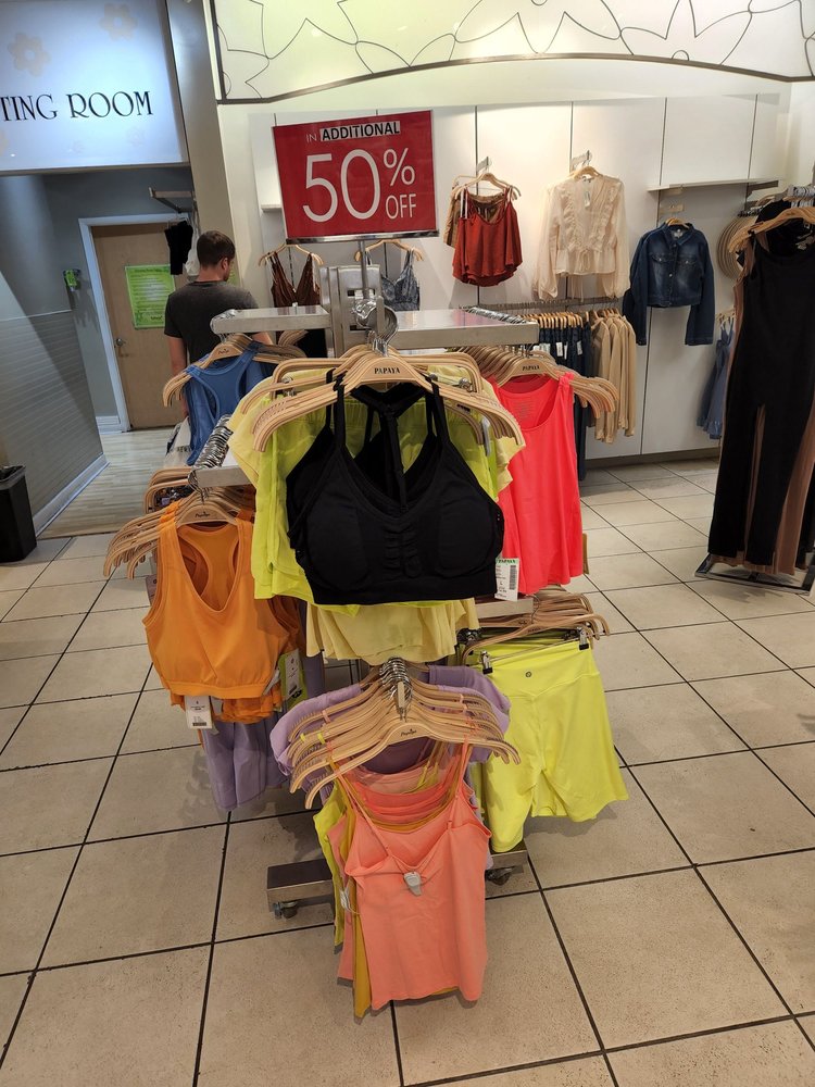 PAPAYA FACTORY OUTLET Updated May 2024 8200 Vineland Ave, Orlando