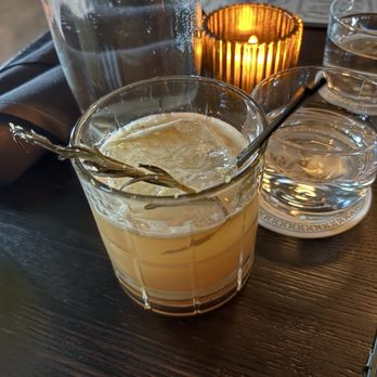 The Botanist - Honey & Pine - Cocktail Bars Near Me - Bakersfield, California