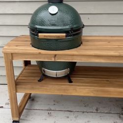 Hot Tub Tony’s - Large green egg with table