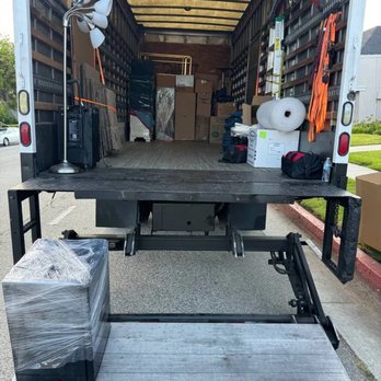 Beezee Movers - Unloading - Movers Near Me Beezee Movers - Unloading - Movers Near Me