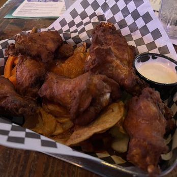Hooligan's Sports Bar - Buffalo wings - Pubs Near Me - Billings, Montana
