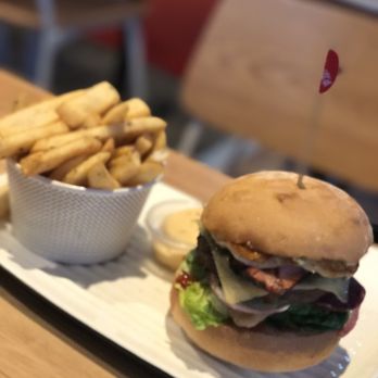 Grill'd - Chermside - Burgers Near Me - Chermside, QLD Grill'd - Chermside - Burgers Near Me - Chermside, QLD