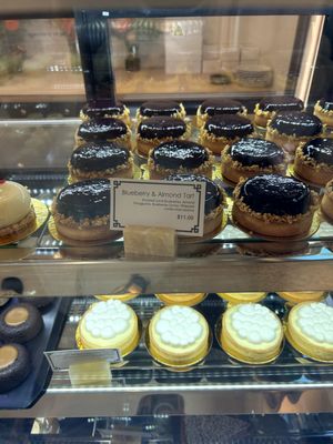 WARDA PATISSERIE by null
