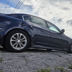 Vera Auto Sales - Bad Credit No Credit No Social No Problem Everyone Gets Approved Yellow Gold Building A1 1000 Cars like a Car Mall Ask for Manny