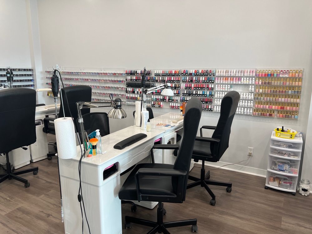 TROPICAL NAILS Updated October 2024 3714 Portage Road, Niagara
