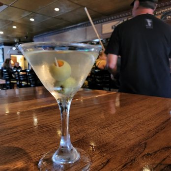 Oleary's Sidebar - Dirty Martini - Dive Bars Near Me - Ventura, California