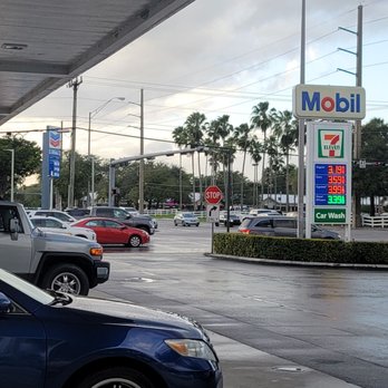 7-Eleven - 7-11/mobil gas station....#HappyTacoTuesday - Convenience Stores Near Me - Miami, Florida
