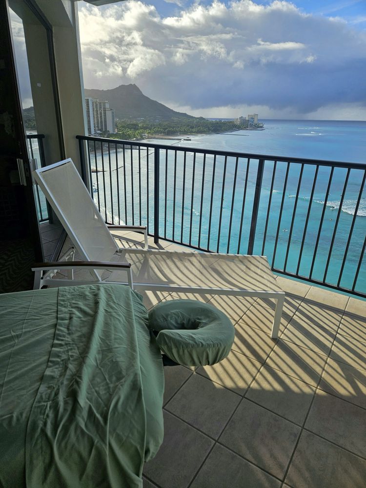 Oahu Mobile Massage by Allie Logo