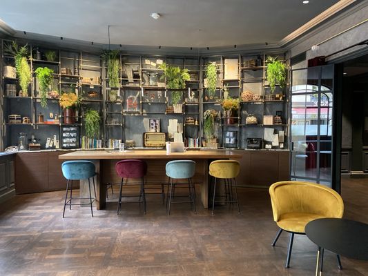 Victoria Palace Hotel by null