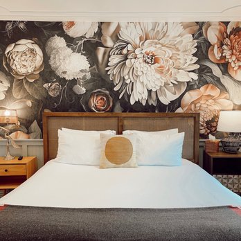 Fleur Noire Hotel - Hotels Near Me - Palm Springs, California Fleur Noire Hotel - Hotels Near Me - Palm Springs, California