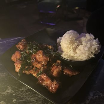 Alley Cat Lounge - Crispy garlic chicken - Lounges Near Me - Seattle, Washington