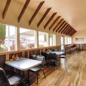 Kingman Airport Cafe - the interior of the restaurant - Cafes Near Me - Kingman, Arizona Kingman Airport Cafe - the interior of the restaurant - Cafes Near Me - Kingman, Arizona