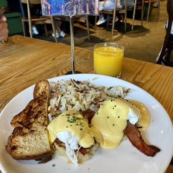 George + Kin's Diner - Benny's Benedict w/ bacon - Diners Near Me - Napa, California George + Kin's Diner - Benny's Benedict w/ bacon - Diners Near Me - Napa, California