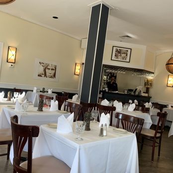 Das Ethiopian - Indoor dining area - Ethiopian Near Me - Washington, DC, District of Columbia