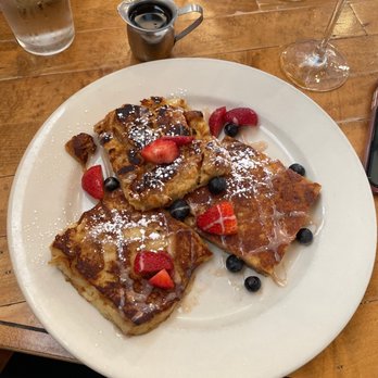 Oddfellows - Bread pudding French toast - Breakfast & Brunch Near Me - Dallas, Texas Oddfellows - Bread pudding French toast - Breakfast & Brunch Near Me - Dallas, Texas