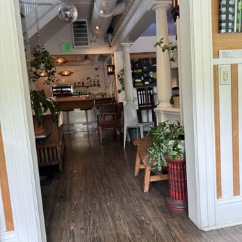 Veg Kitchen + Bar - Inside - Vegan Near Me - Sacramento, California