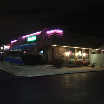 Ralphie's - View from the street - American Near Me - Oregon, Ohio