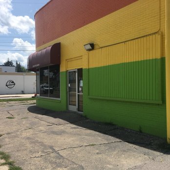 El Rancho Grande - a yellow and green building - Mexican Near Me - Saginaw, Michigan
