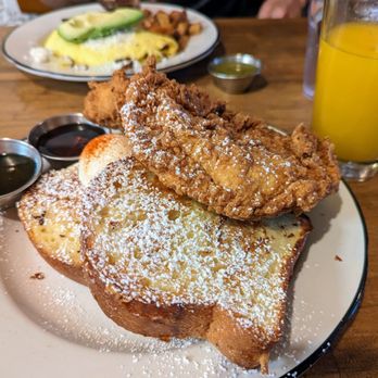 Pochos - Fried chicken & French toast - Breakfast & Brunch Near Me - Chicago, Illinois