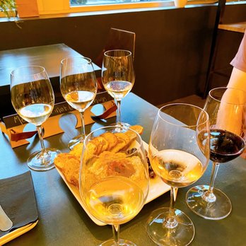 Footprint Wine Tap - Wine Bars Near Me - Seattle, Washington Footprint Wine Tap - Wine Bars Near Me - Seattle, Washington