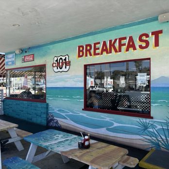101 Cafe - Outside - American Near Me - Oceanside, California