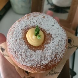 Peach bombolone