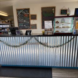 Drake's U-Bake Pizza & Subs - Counter