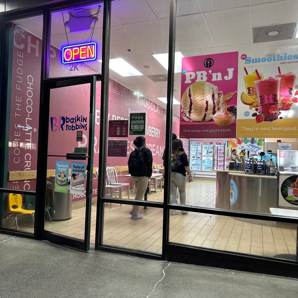 Baskin-Robbins - Front of store in Waikele - Ice Cream & Frozen Yogurt Near Me - Waipahu, Hawaii