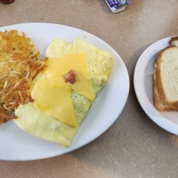 Brenda's Cafe - Western Omelette.
